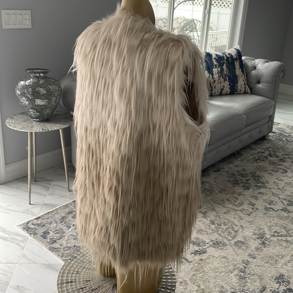Dolce Cabo Faux Fur Women Vest Size Medium - Picture 3 of 8